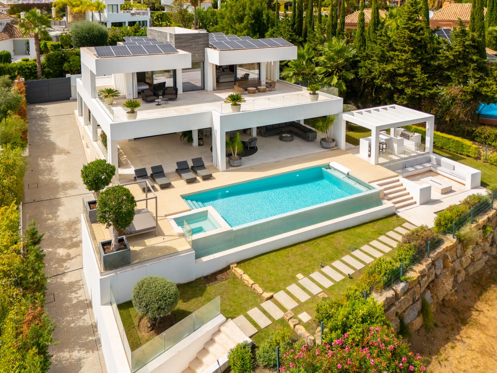 Leo 21B_Vilă contemporană în Nueva Andalucía, Marbella