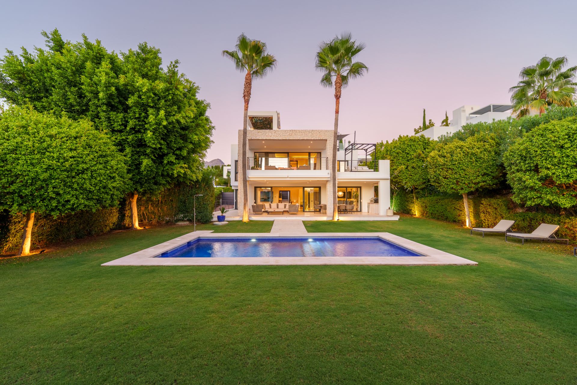 Los Olivos 2 – Vilă contemporană în Nueva Andalucía, Marbella