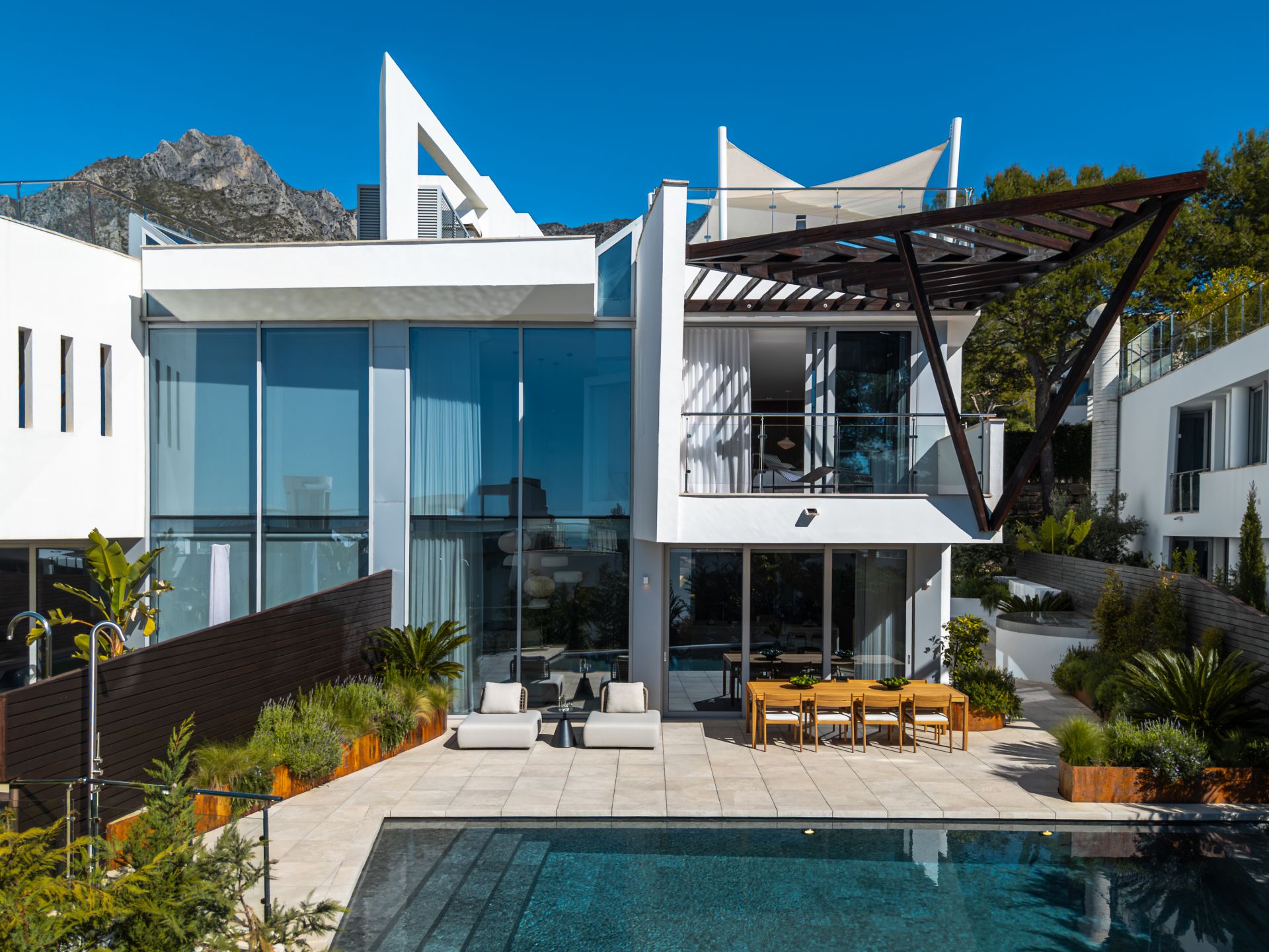 Meisho Hills 205_Proprietate exclusivistă pe mai multe niveluri în Meisho Hills, Sierra Blanca – Marbella
