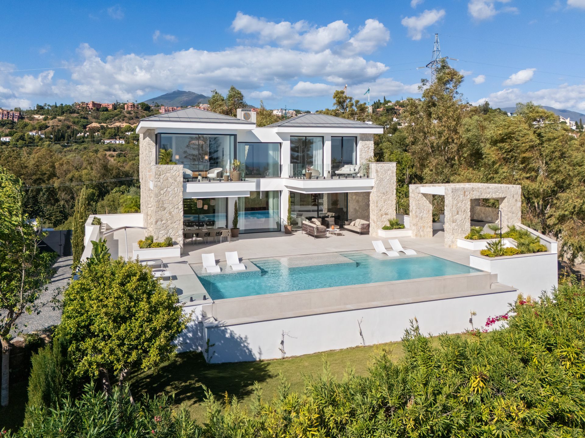 Tresora Villa B – vilă contemporană de lux în La Quinta, Benahavís