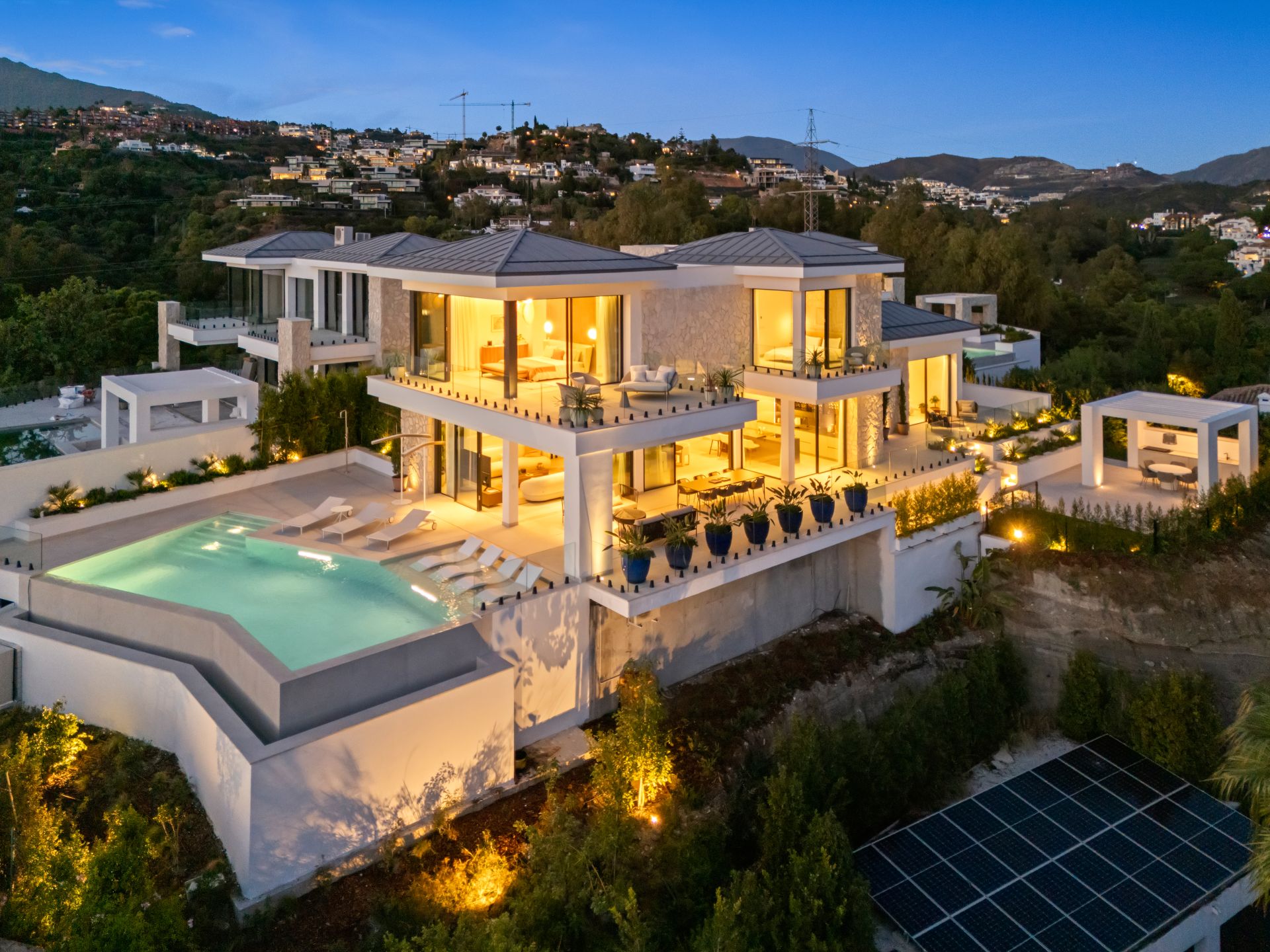 Tresora Villa C – Vilă contemporană de lux în La Quinta, Benahavís